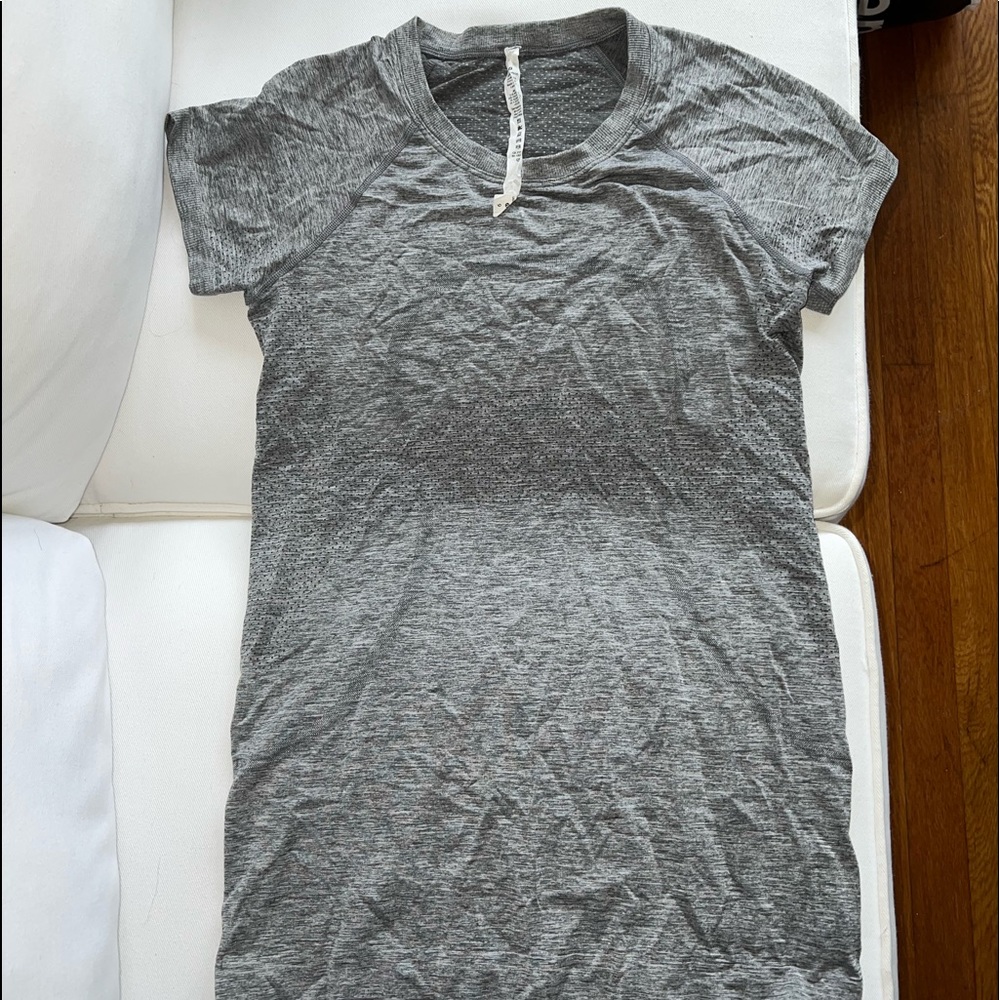 Lululemon short sleeve swift tech size 6 heathered Grey